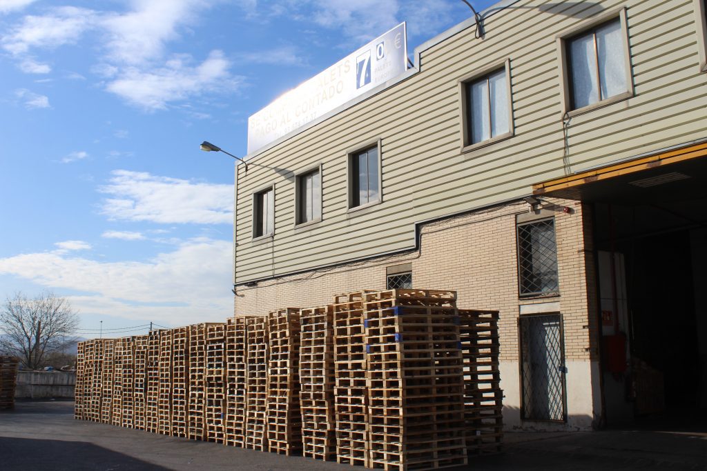 Variedad de Palets Apilados